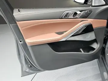 2022 BMW X6 с пробегом 103 560 км