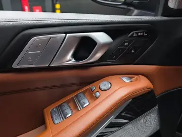 2022 BMW X7 с пробегом 76 104 км