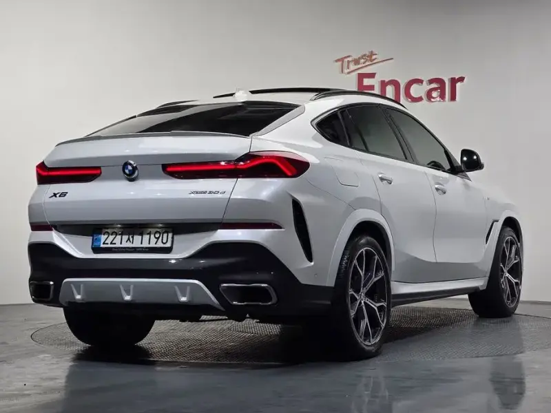 2022 BMW X6 с пробегом 87 937 км
