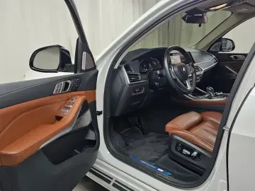 2022 BMW X7 с пробегом 94 561 км