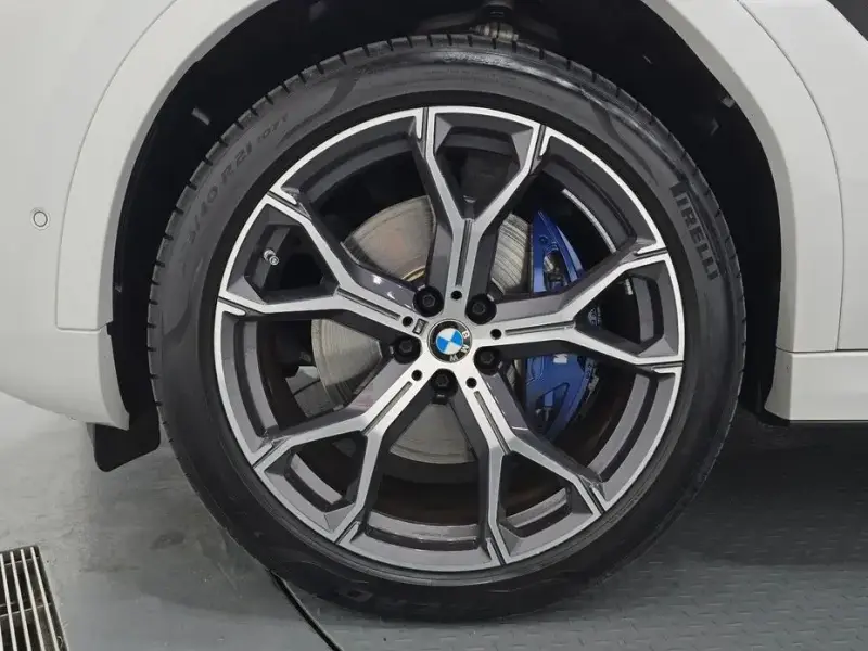 2023 BMW X6 с пробегом 20 584 км