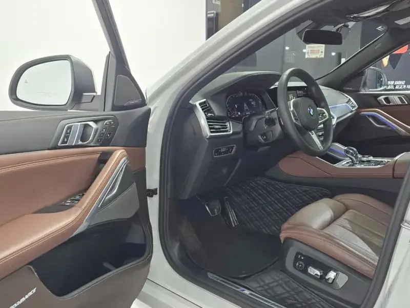 2023 BMW X6 с пробегом 20 584 км
