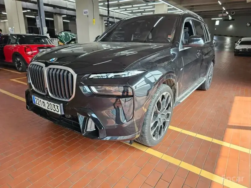 2023 BMW X7 с пробегом 56 131 км