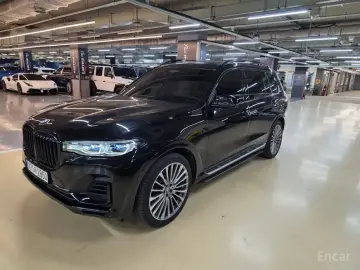 2022 BMW X7 с пробегом 77 000 км