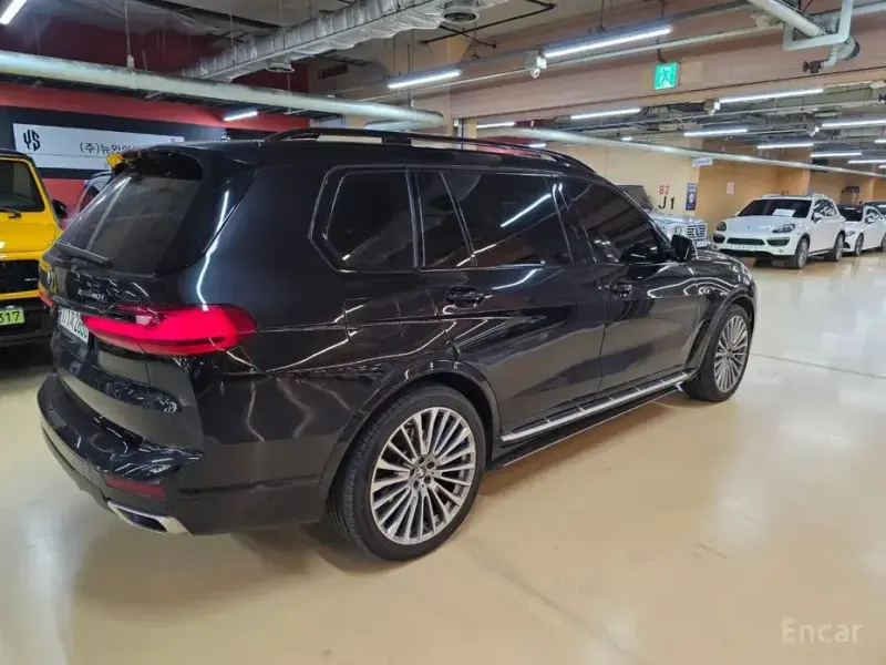 2022 BMW X7 с пробегом 77 000 км