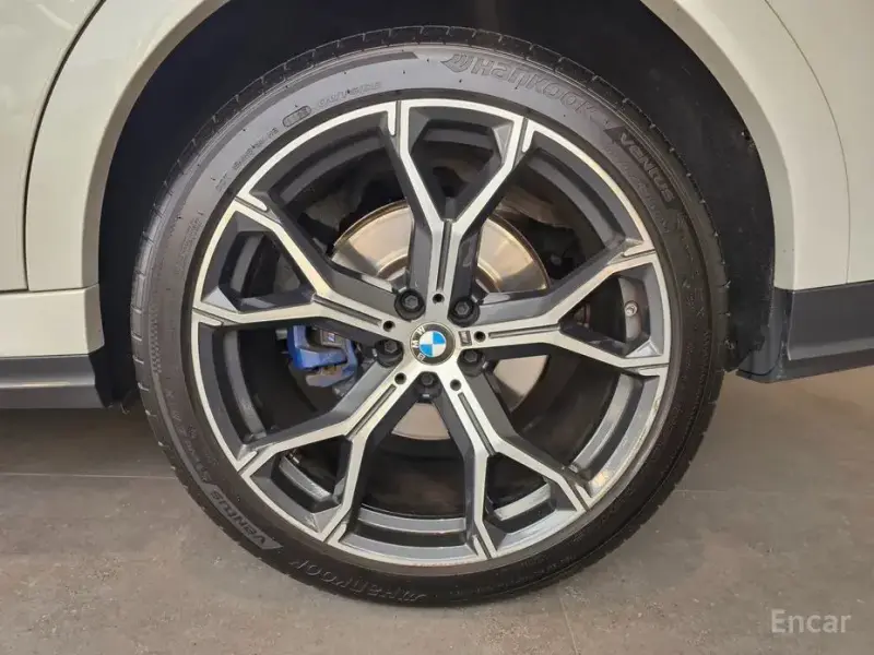 2023 BMW X6 с пробегом 93 000 км