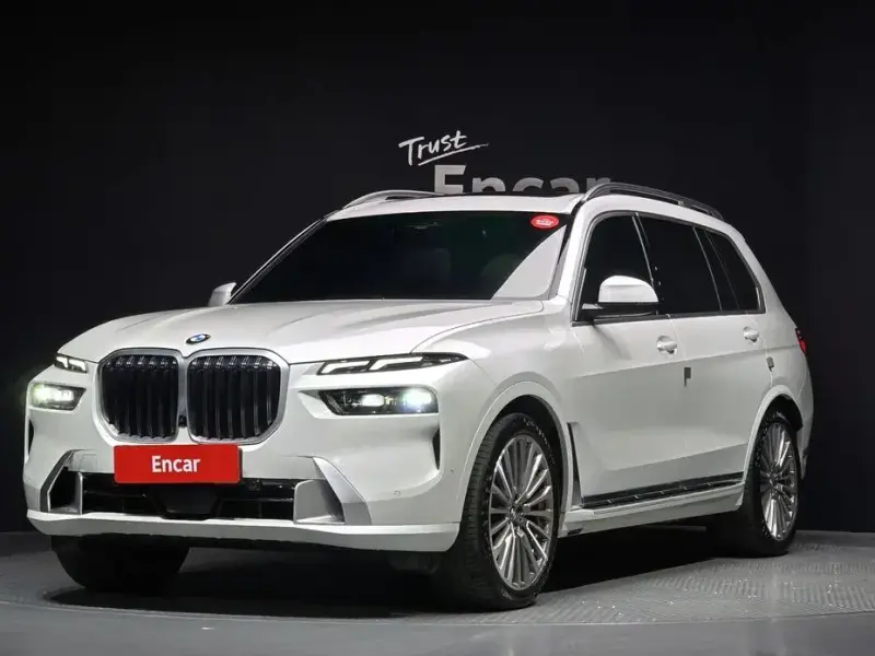 2023 BMW X7 с пробегом 30 828 км