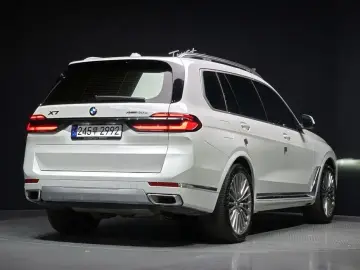 2023 BMW X7 с пробегом 30 828 км