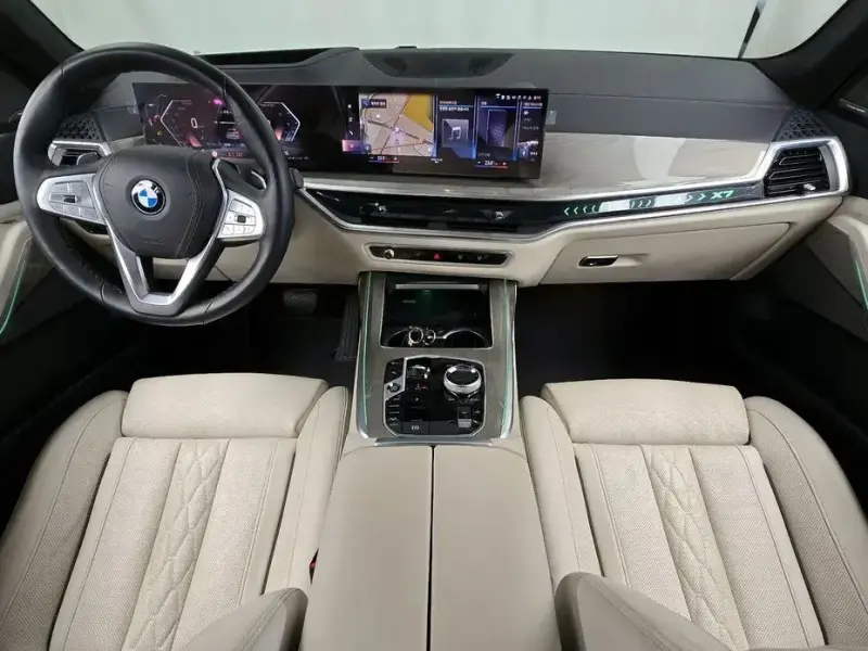 2023 BMW X7 с пробегом 30 828 км