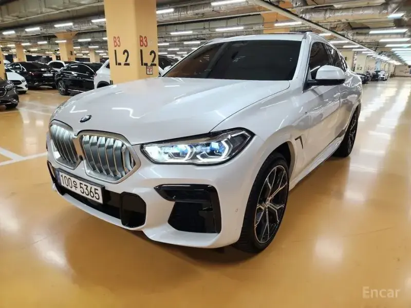 2022 BMW X6 с пробегом 54 000 км