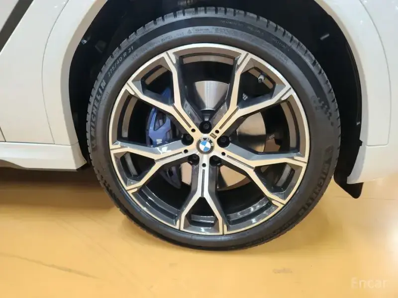 2022 BMW X6 с пробегом 54 000 км