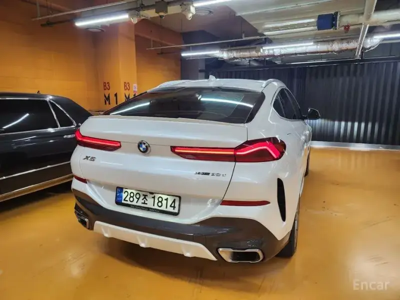 2023 BMW X6 с пробегом 12 500 км