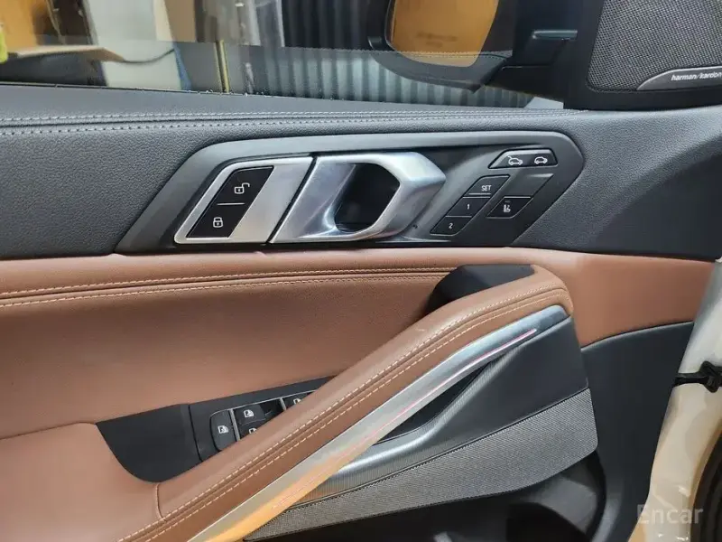2023 BMW X6 с пробегом 12 500 км