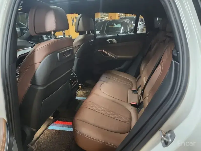 2023 BMW X6 с пробегом 12 500 км