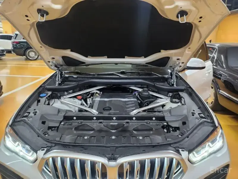 2023 BMW X6 с пробегом 12 500 км