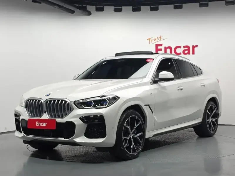 2023 BMW X6 с пробегом 12 307 км