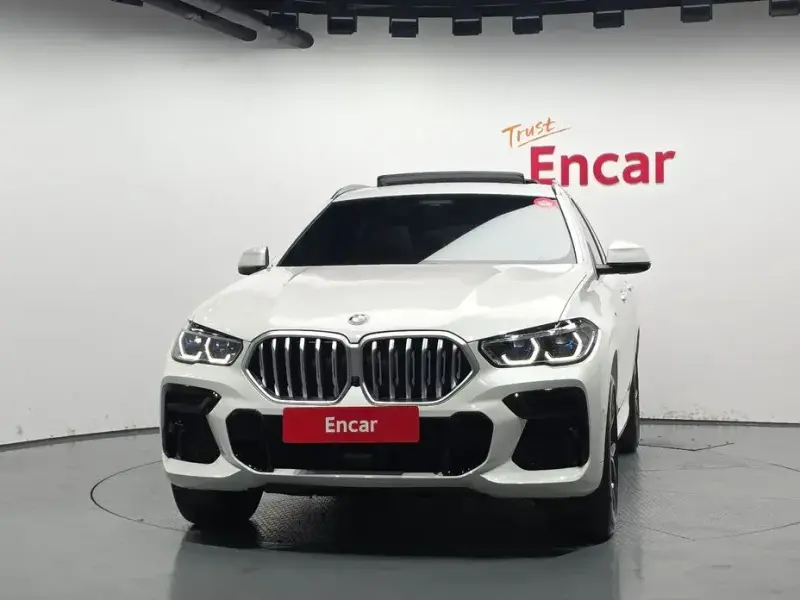 2023 BMW X6 с пробегом 12 307 км
