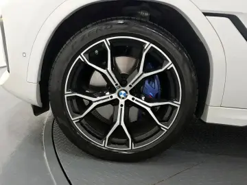 2023 BMW X6 с пробегом 12 307 км