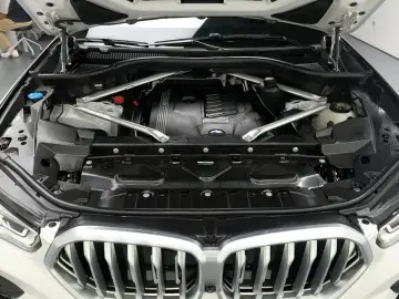 2023 BMW X6 с пробегом 12 307 км