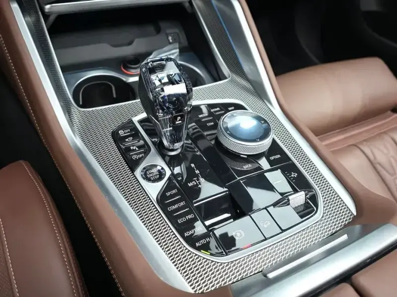 2023 BMW X6 с пробегом 12 307 км