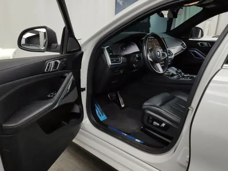 2023 BMW X6 с пробегом 49 362 км