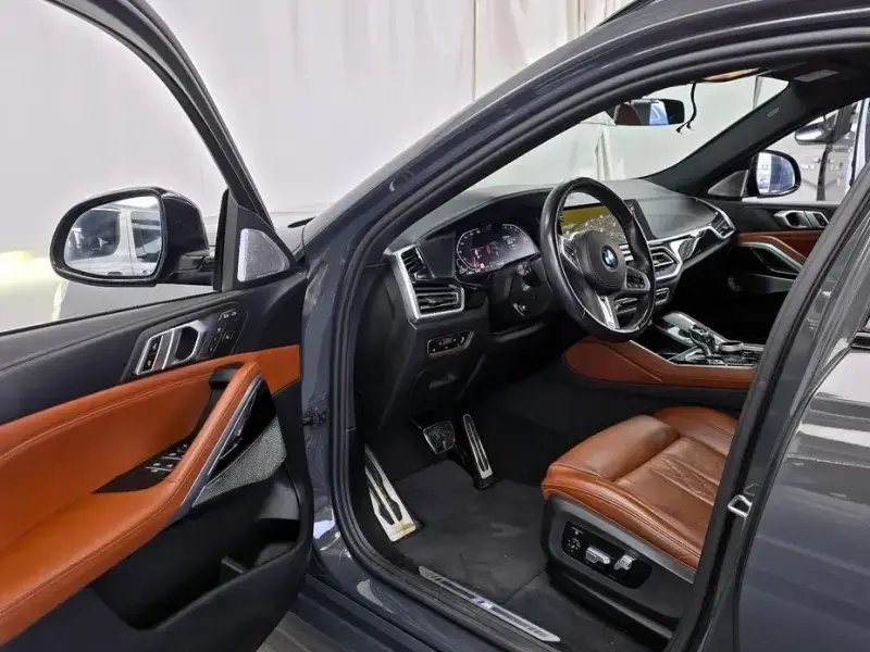 2023 BMW X6 с пробегом 43 759 км