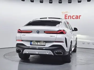 2021 BMW X6 с пробегом 75 076 км