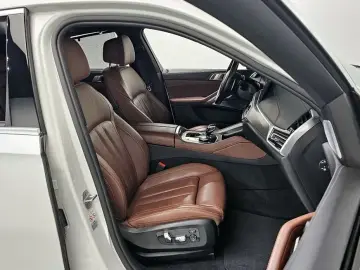 2021 BMW X6 с пробегом 75 076 км