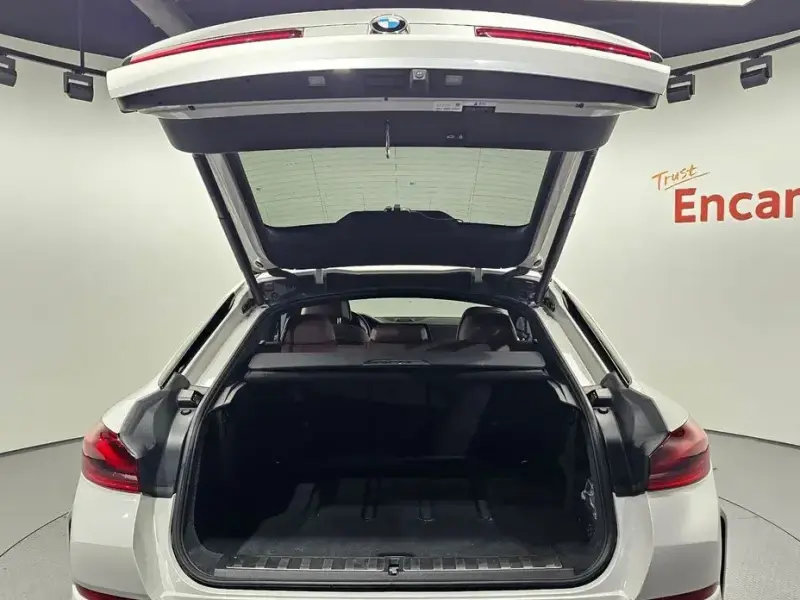 2021 BMW X6 с пробегом 75 076 км