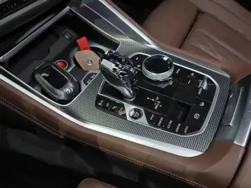 2022 BMW X6 с пробегом 83 241 км