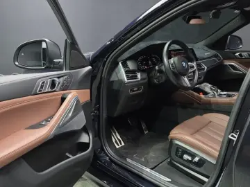 2022 BMW X6 с пробегом 83 241 км