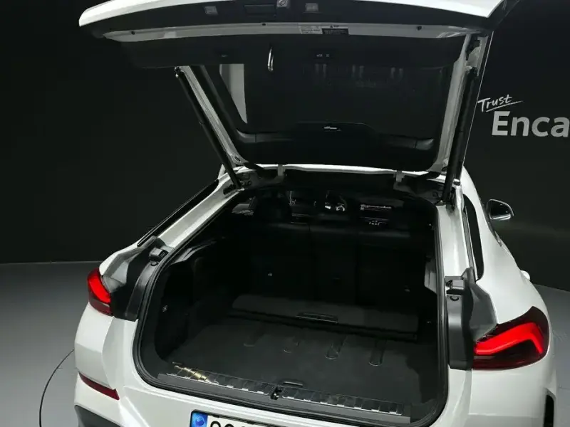 2023 BMW X6 с пробегом 5 851 км