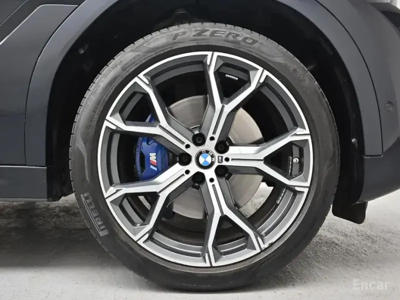 2023 BMW X6 с пробегом 27 017 км