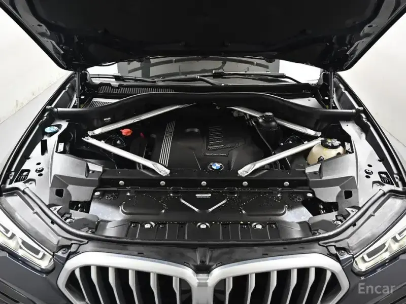 2023 BMW X6 с пробегом 27 017 км