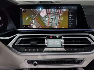 2022 BMW X6 с пробегом 21 753 км
