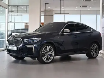 2021 BMW X6 с пробегом 28 446 км