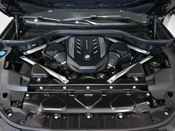 2021 BMW X6 с пробегом 28 446 км