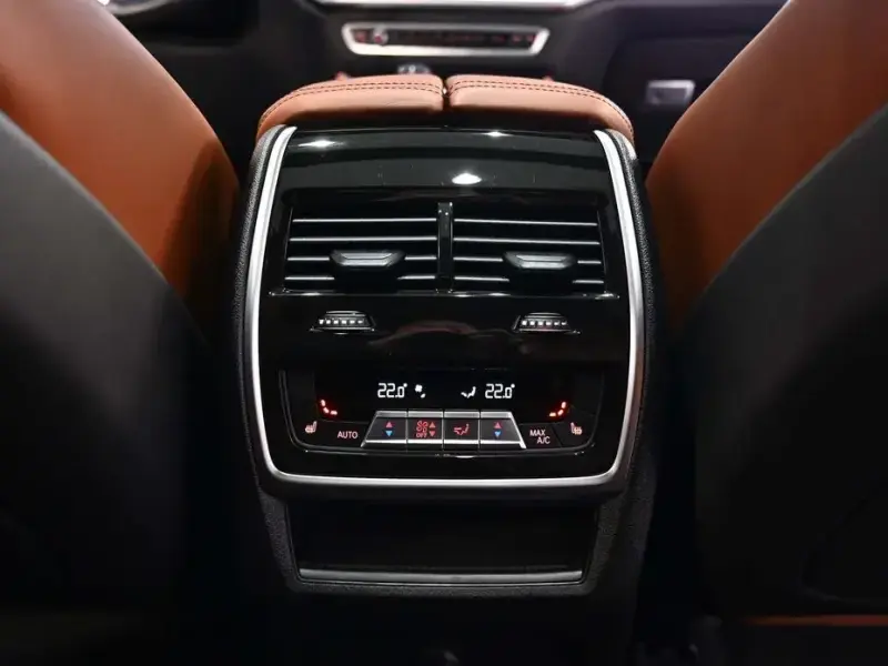 2021 BMW X6 с пробегом 28 446 км