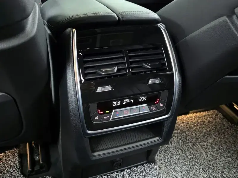 2023 BMW X6 с пробегом 52 501 км
