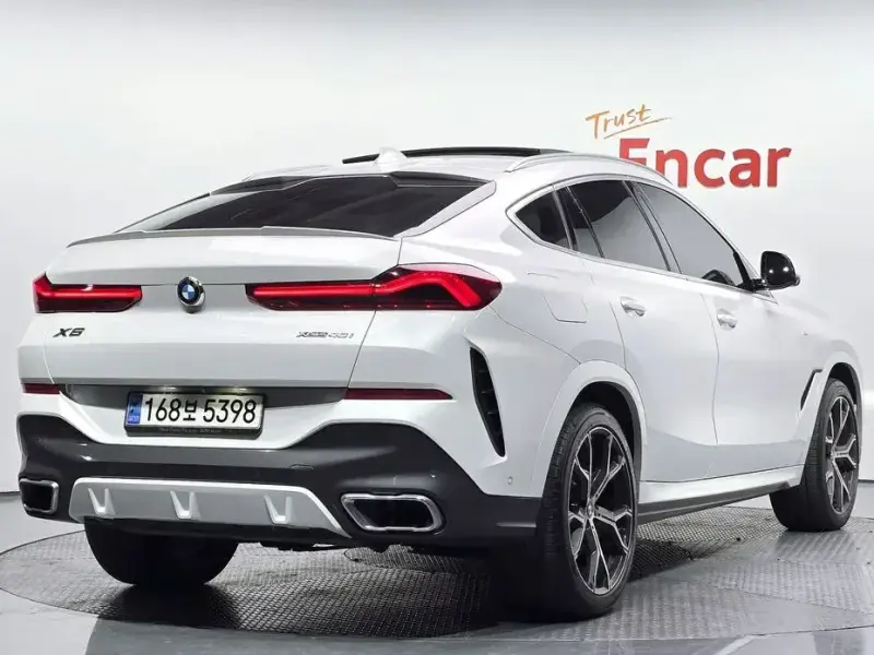 2021 BMW X6 с пробегом 130 218 км