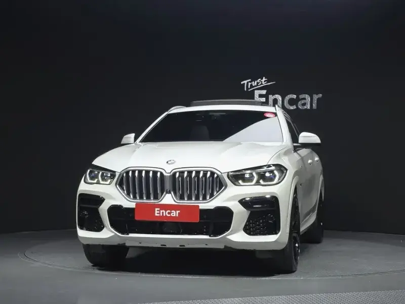 2022 BMW X6 с пробегом 70 870 км