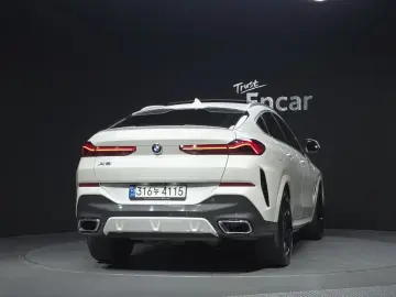 2022 BMW X6 с пробегом 70 870 км