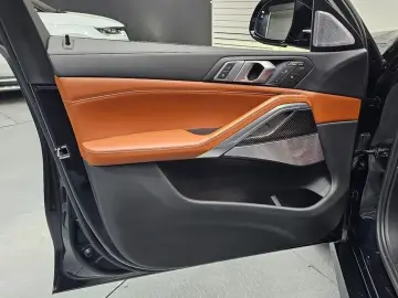 2023 BMW X6 с пробегом 39 017 км