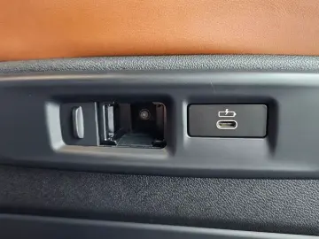 2023 BMW X6 с пробегом 39 017 км