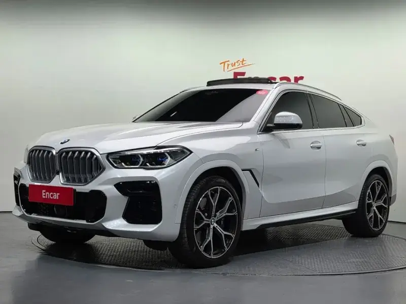 2022 BMW X6 с пробегом 24 443 км