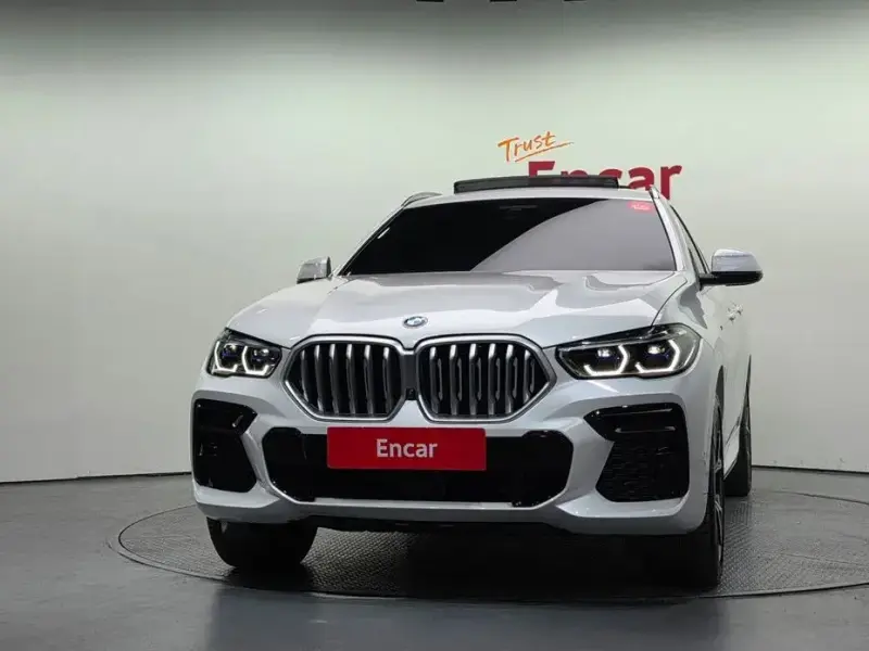 2022 BMW X6 с пробегом 24 443 км