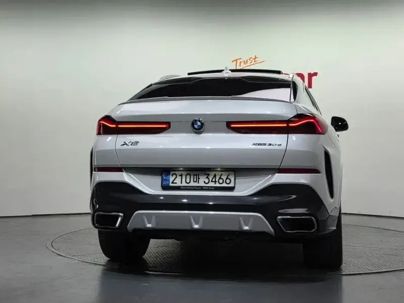 2022 BMW X6 с пробегом 24 443 км