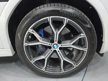 2022 BMW X6 с пробегом 24 443 км