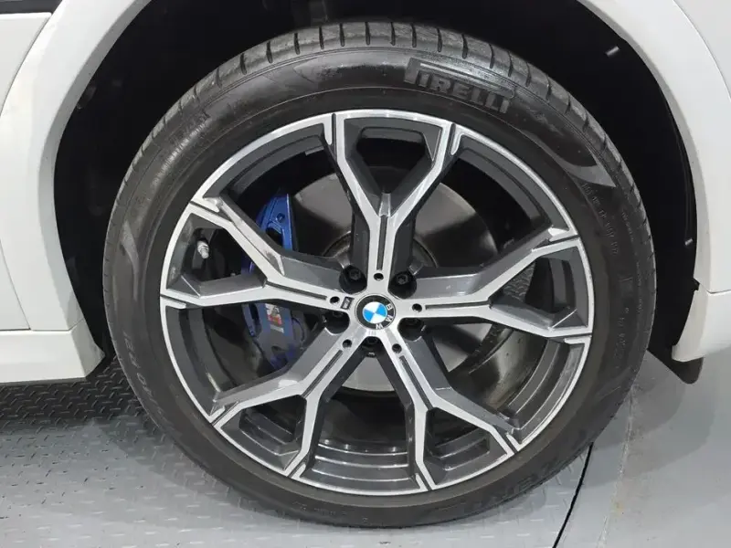 2022 BMW X6 с пробегом 24 443 км