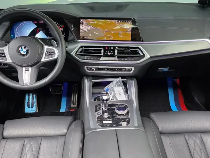 2022 BMW X6 с пробегом 24 443 км